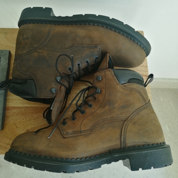 Red Wing boots - Picture 11 of 13
